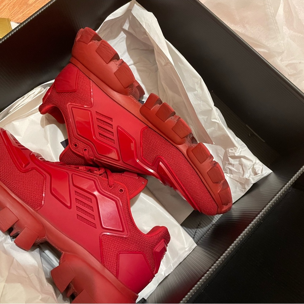 Red Prada sneakers men’s Thunder cloudburst size 10 men’s